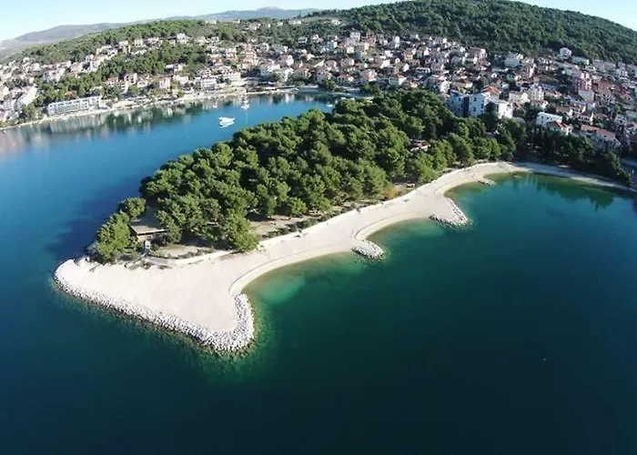 アパート Bareta 2 トロギール